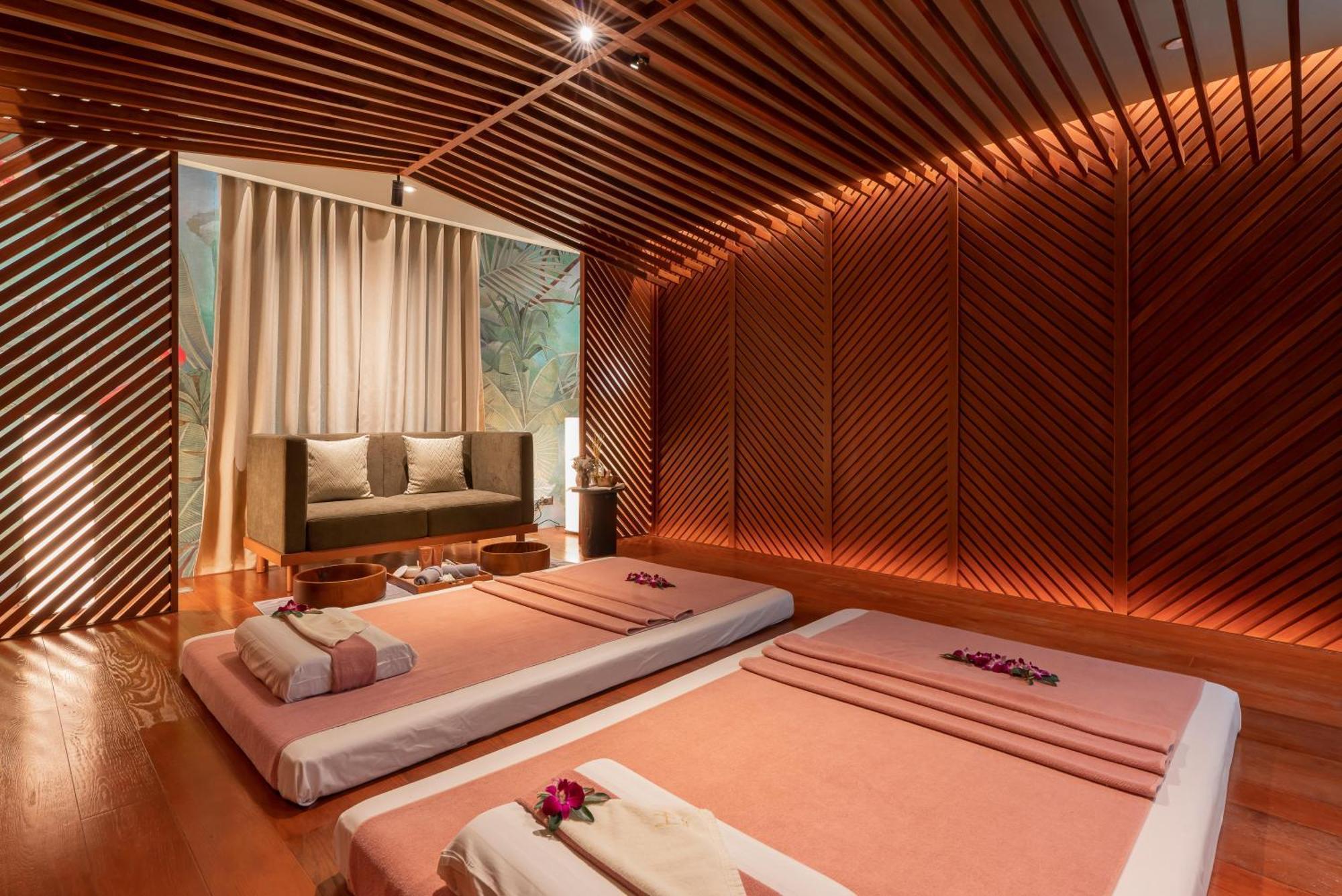 The Salil Hotel Riverside בנגקוק מראה חיצוני תמונה A spa in a hotel