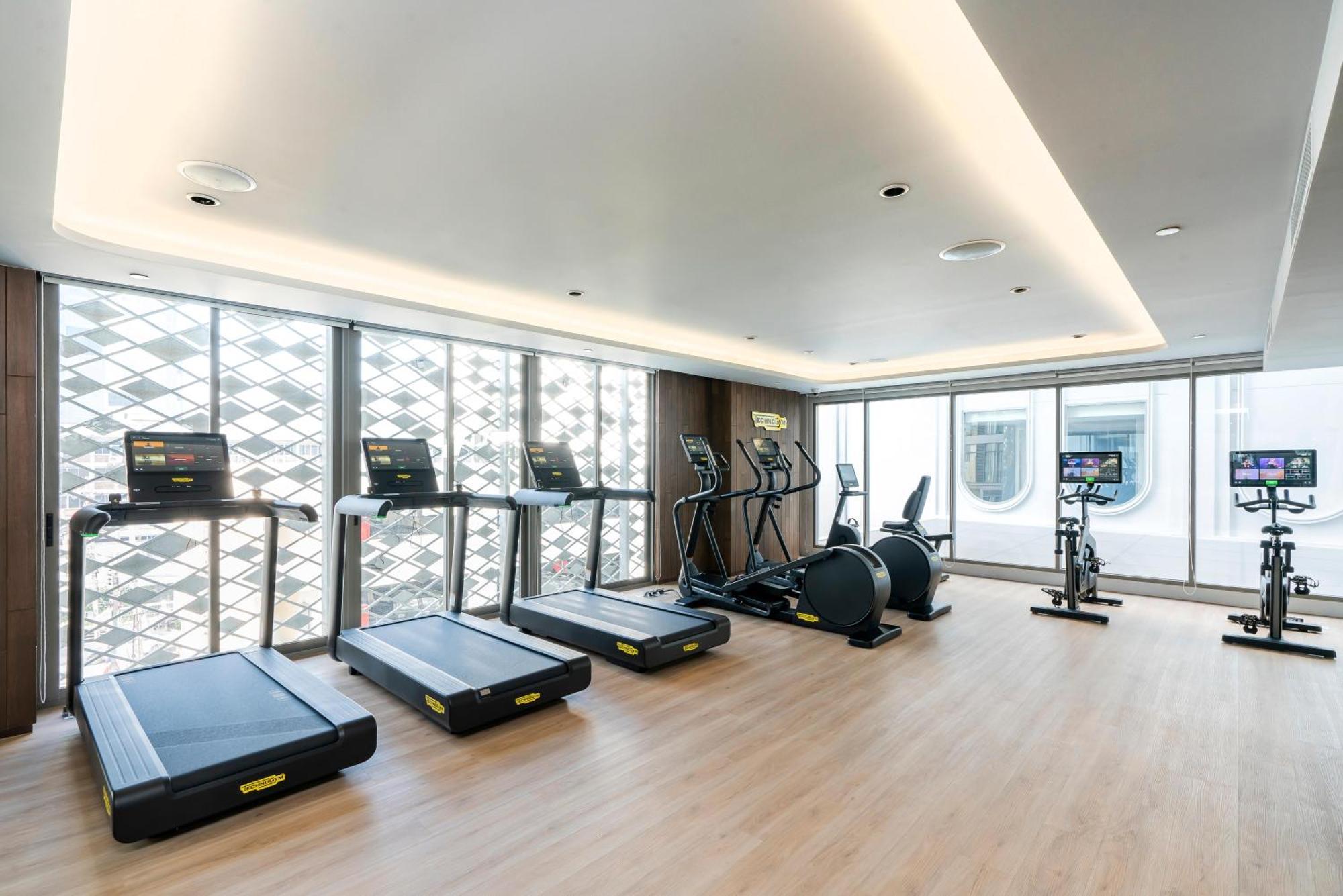 The Salil Hotel Riverside בנגקוק מראה חיצוני תמונה The gym at the hotel