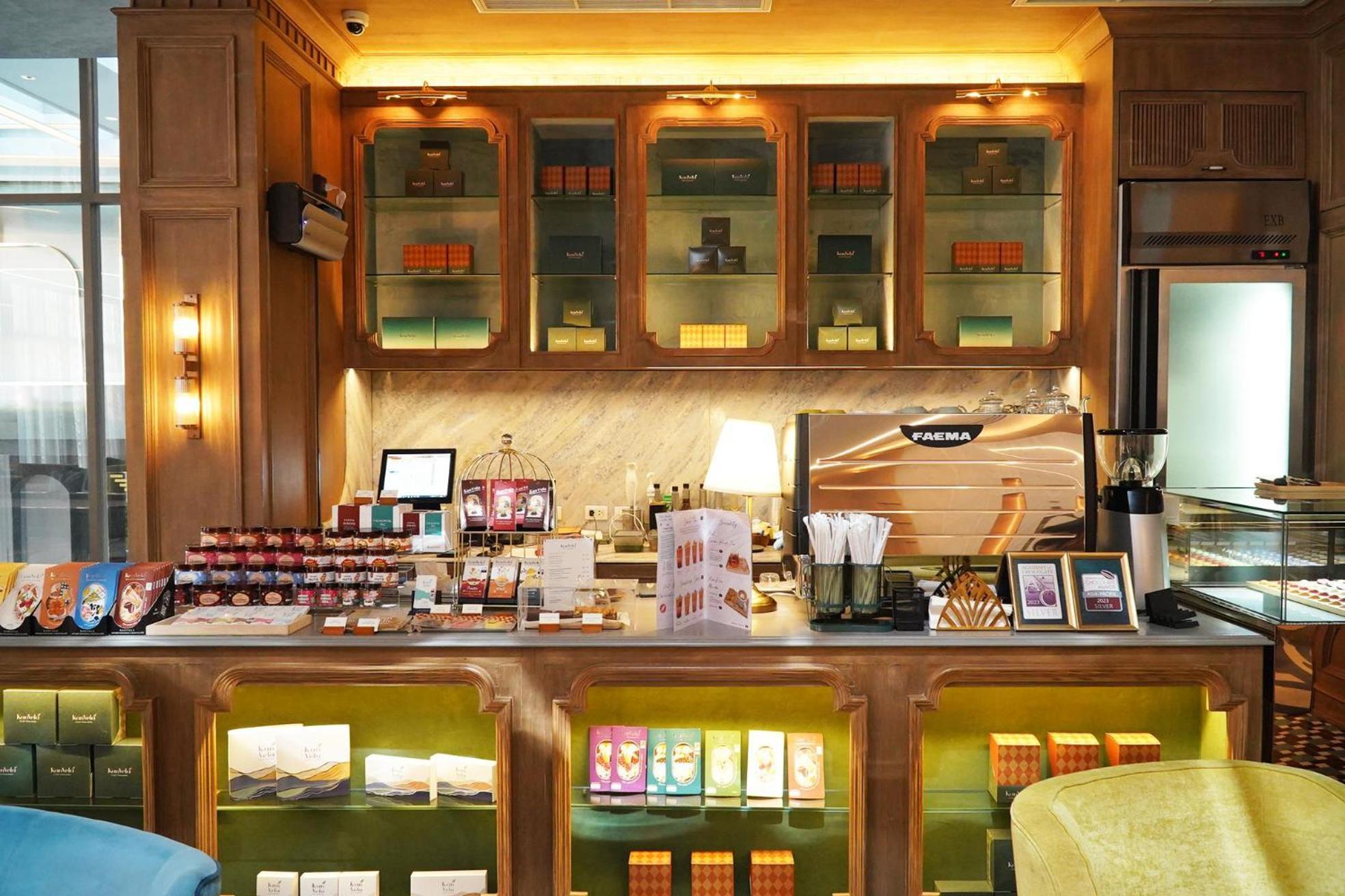 The Salil Hotel Riverside בנגקוק מראה חיצוני תמונה A tea bar in Hong Kong